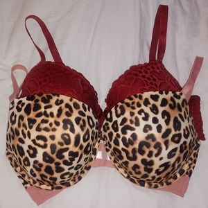 SOLD Excellent condition bras 36DD